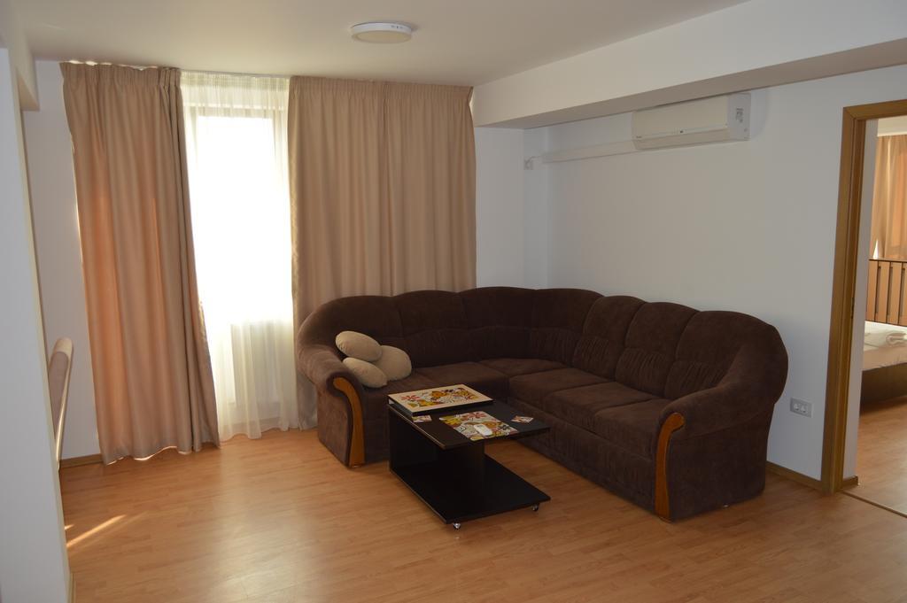 Apartamente Mamaia Nord D5 นาโวดาริ ภายนอก รูปภาพ